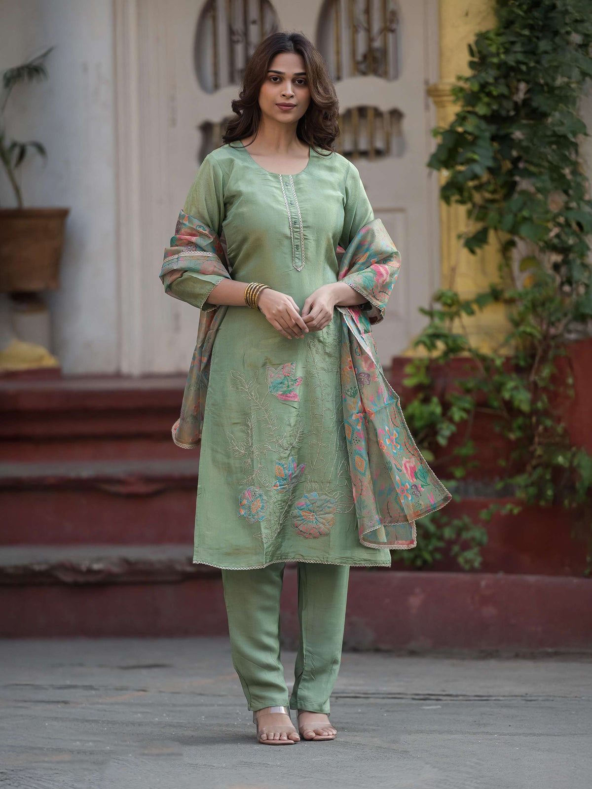 Vana-Chitra Floral Ensemble