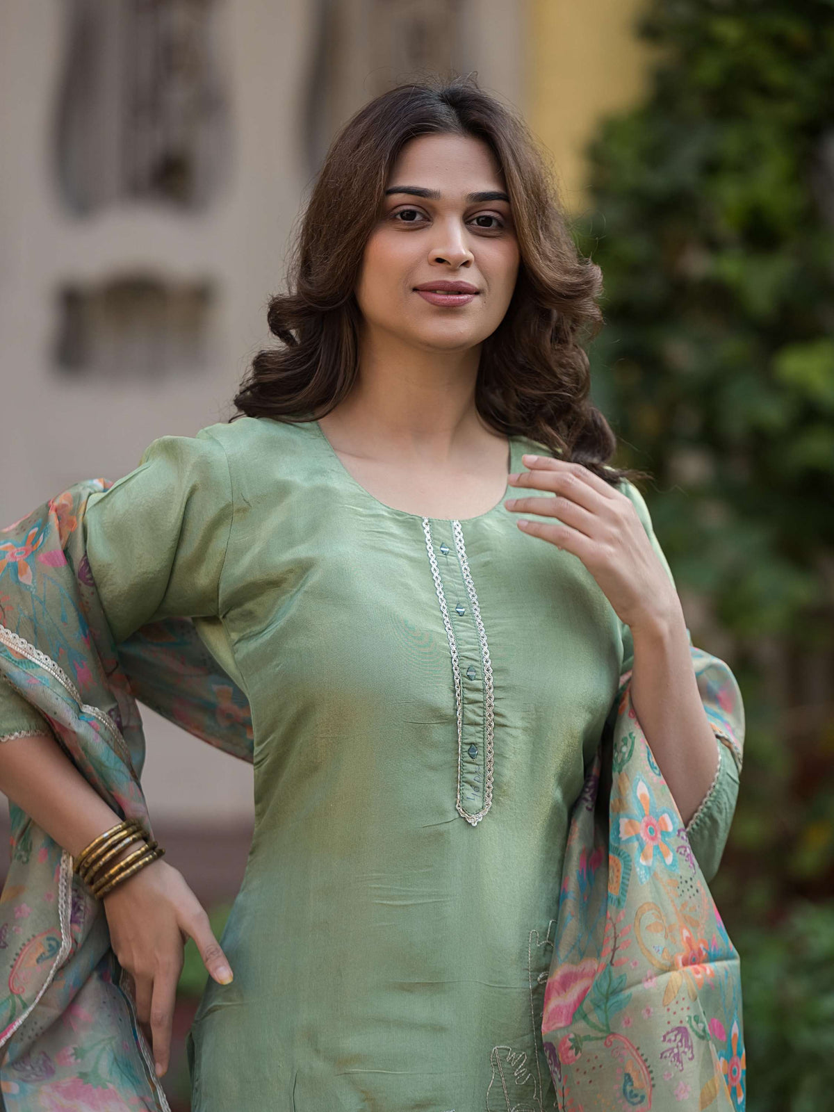 Vana-Chitra Floral Ensemble