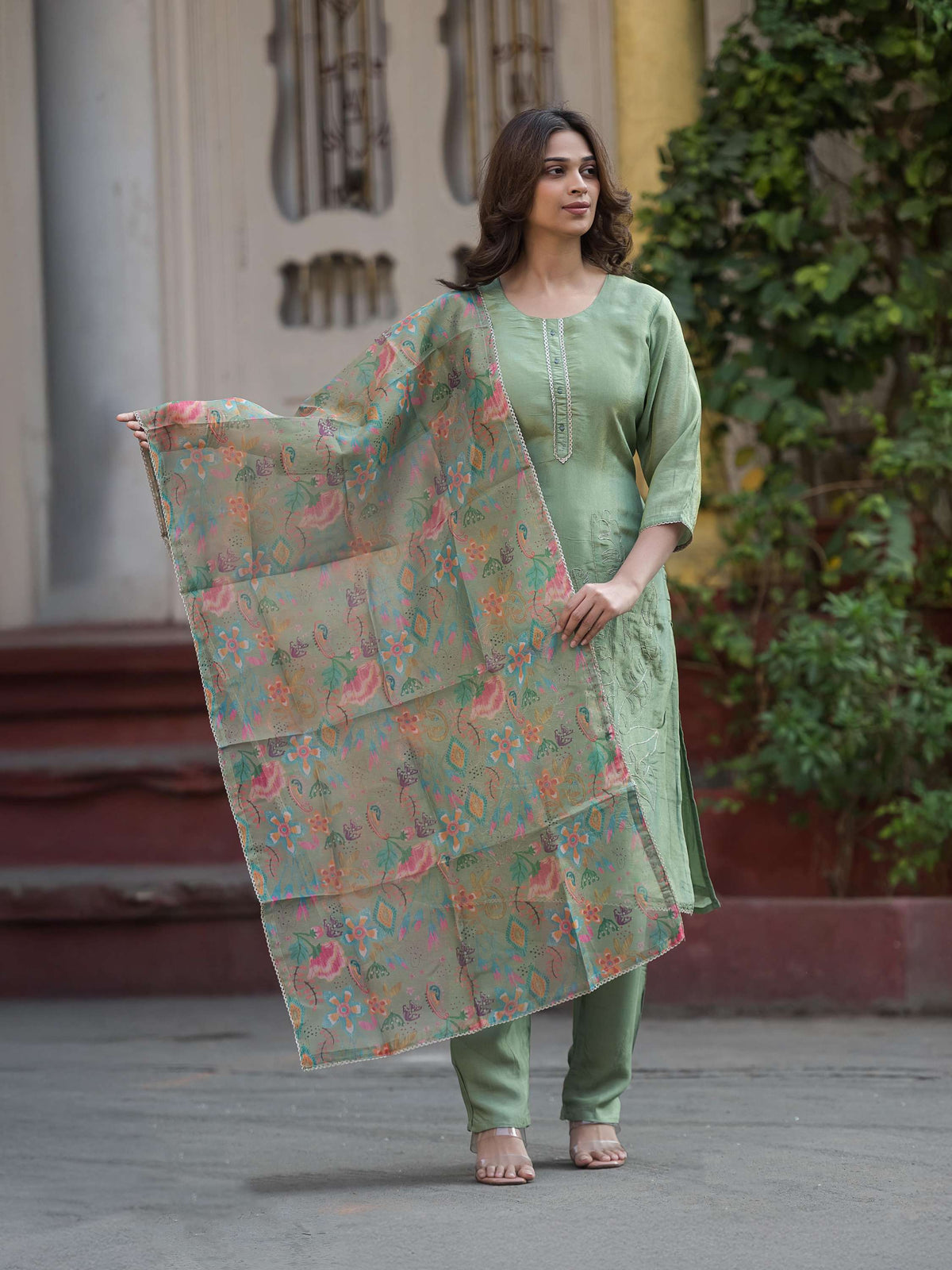 Vana-Chitra Floral Ensemble