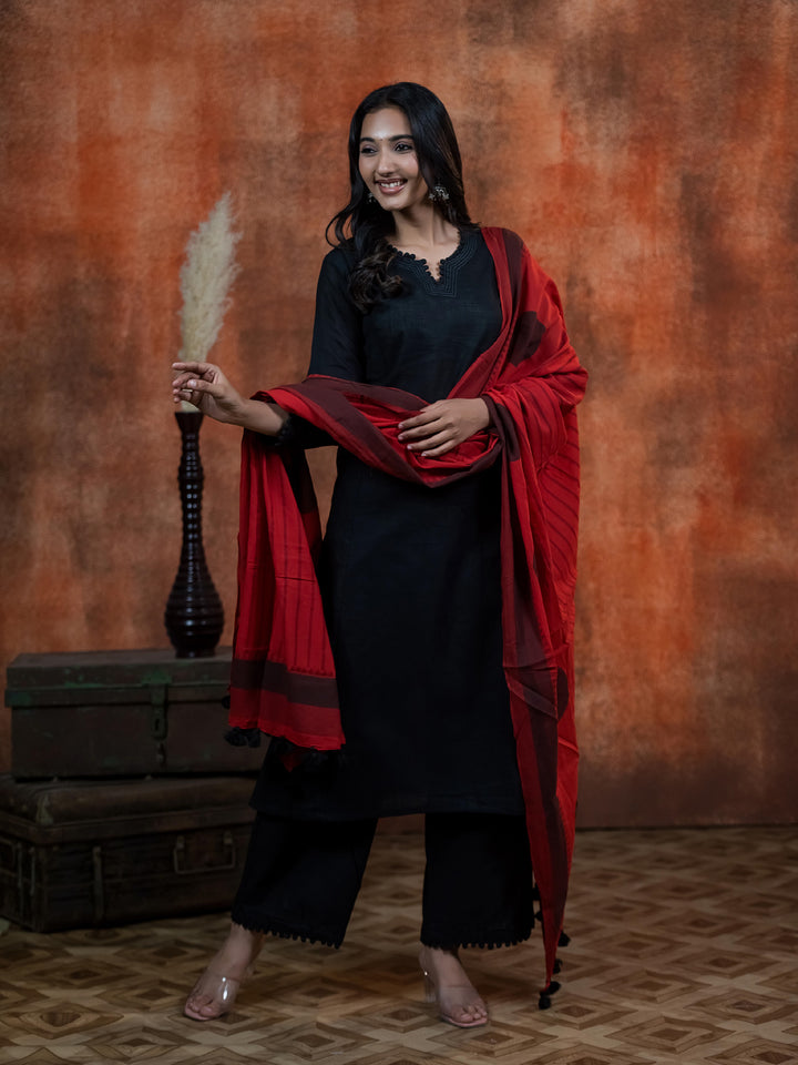 Aarohi Artisan Black Suit
