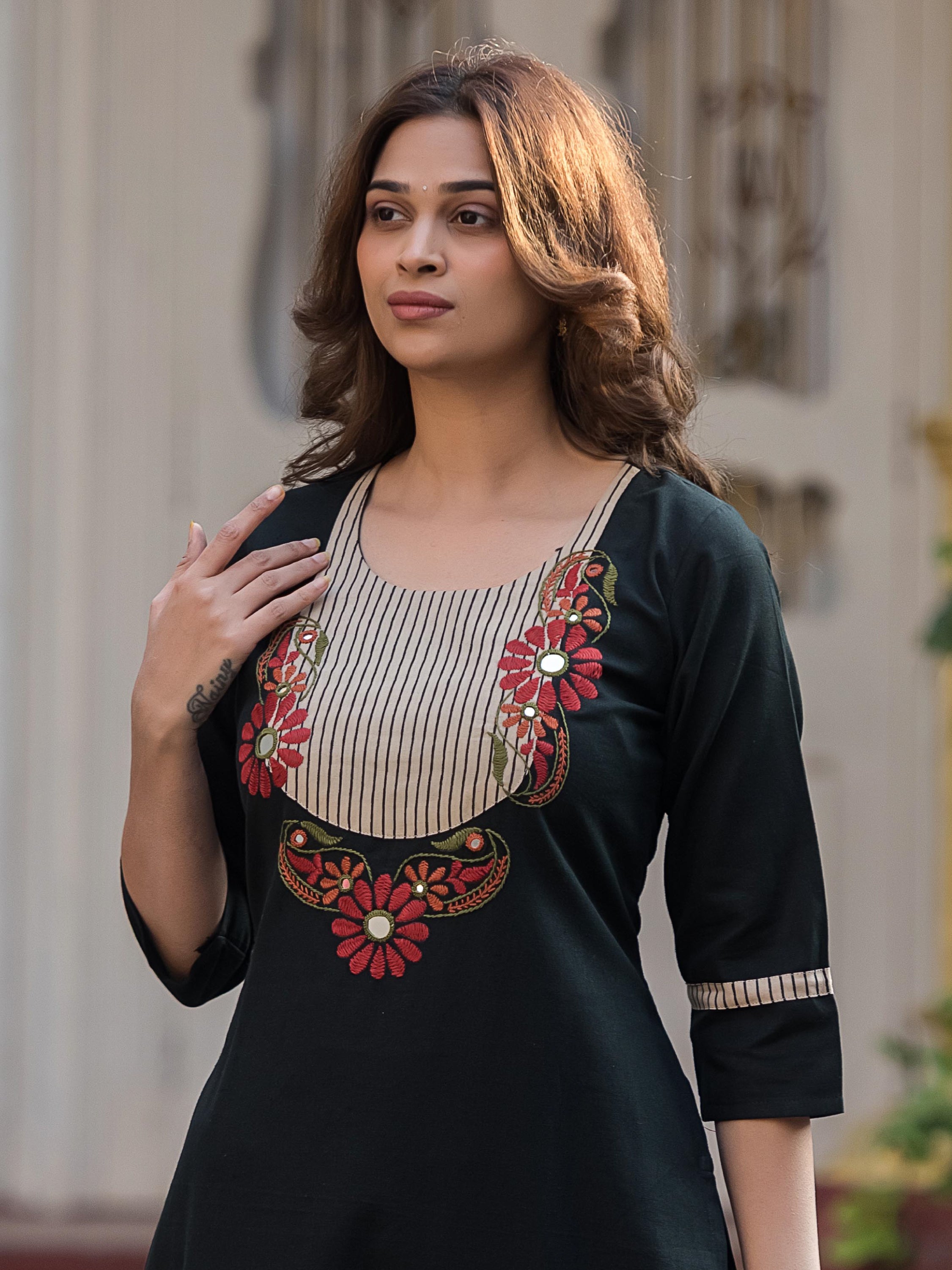 Raat-Rani Floral Handwork Set
