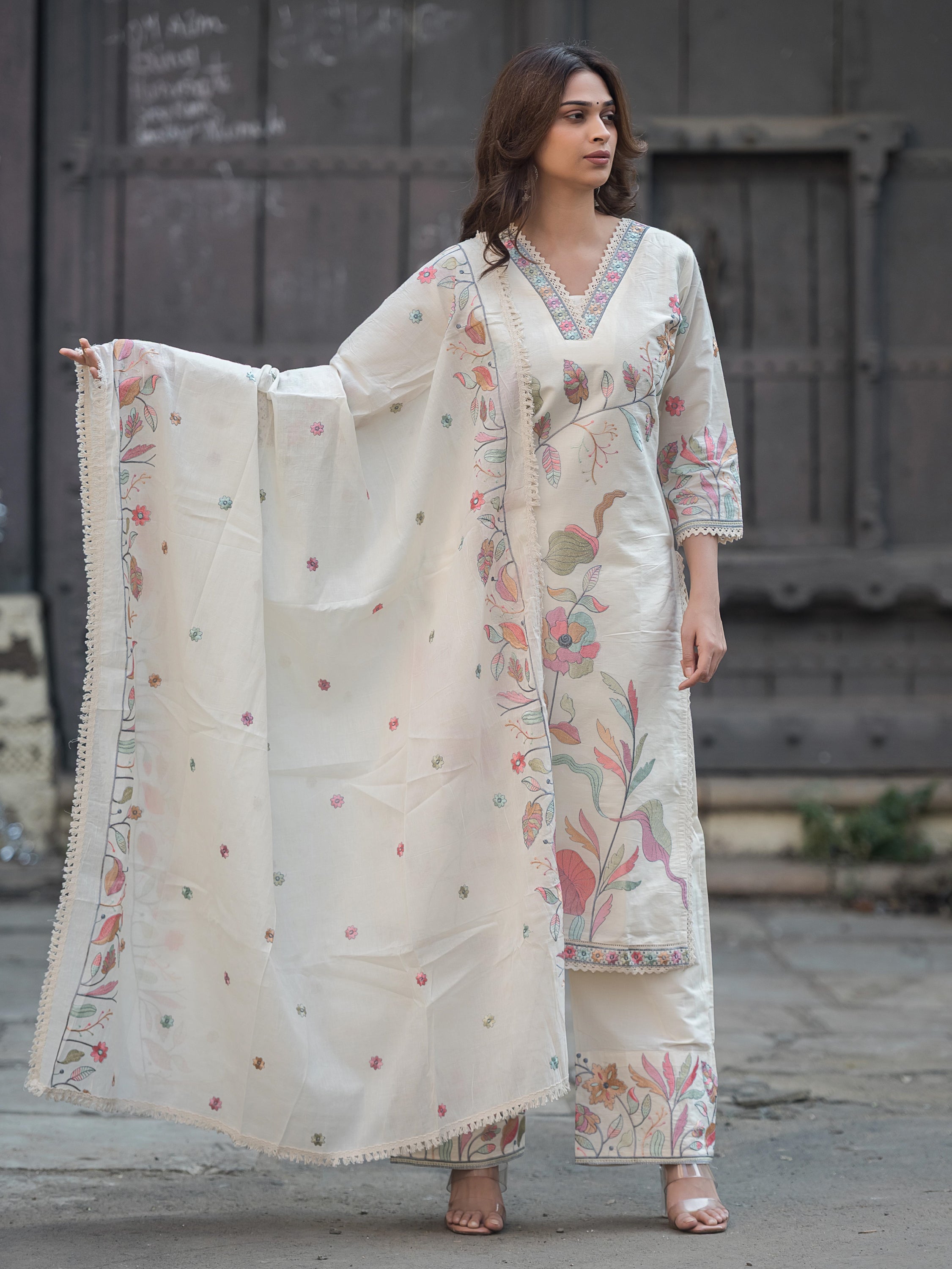 The Gul-Bagh Kashmiri Set