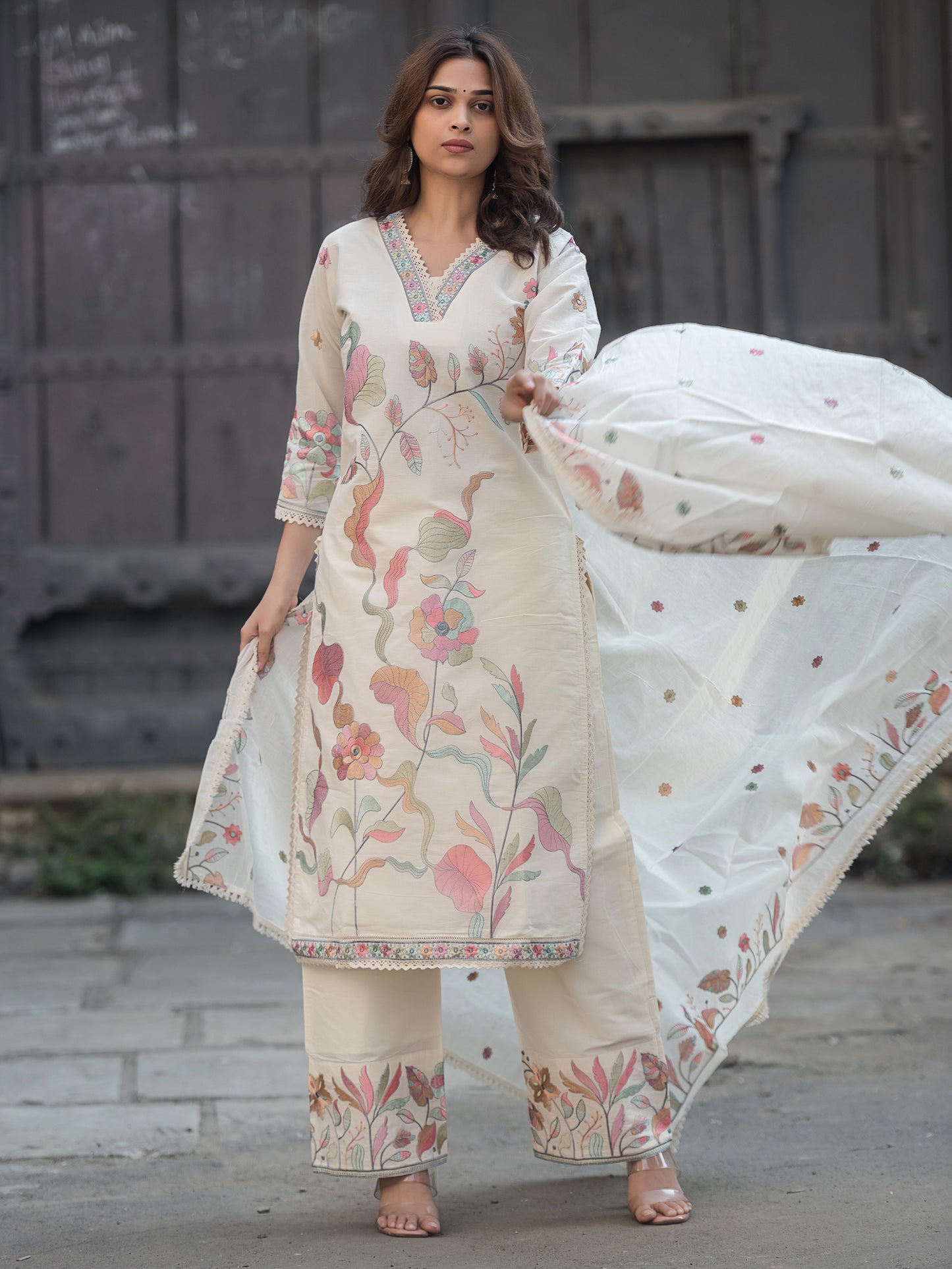 The Gul-Bagh Kashmiri Set