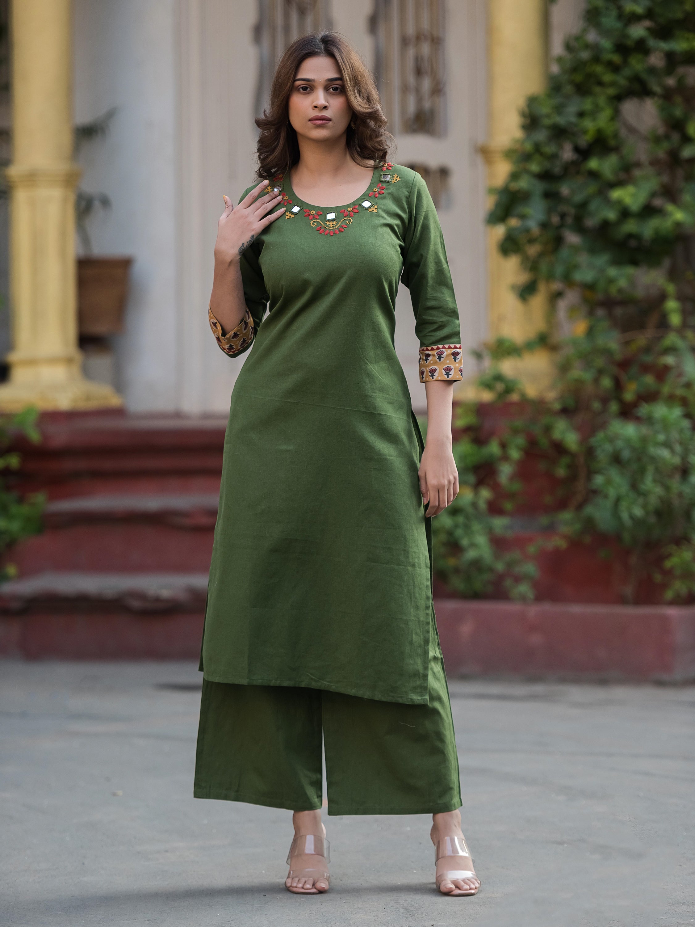 The Mehendi Folklore Suit