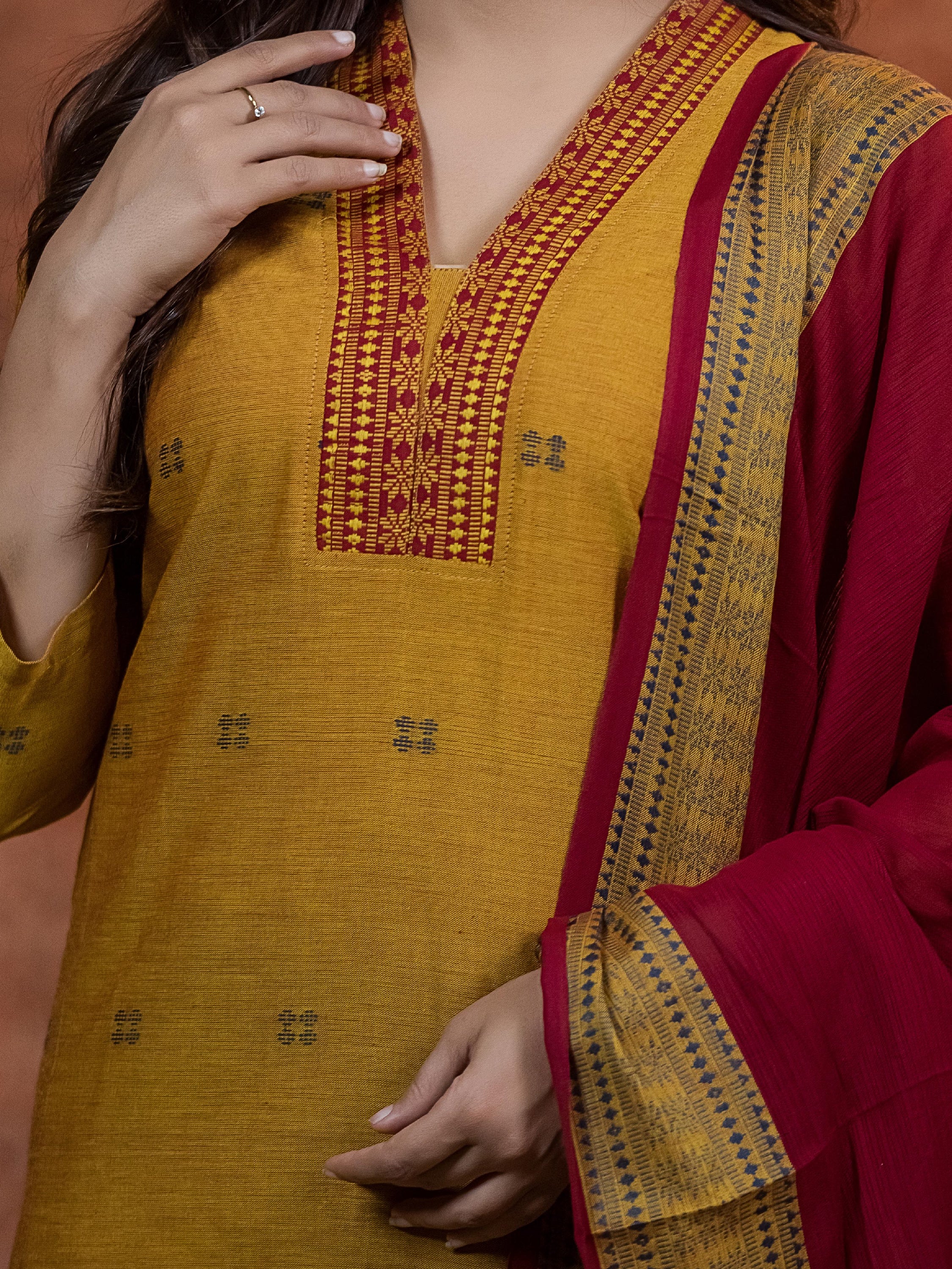 The Suvarna-Sutra Handloom Set