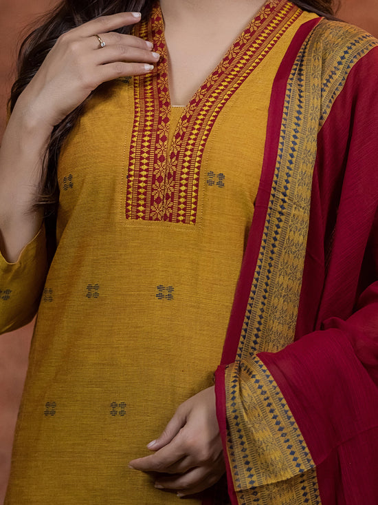 The Suvarna-Sutra Handloom Set
