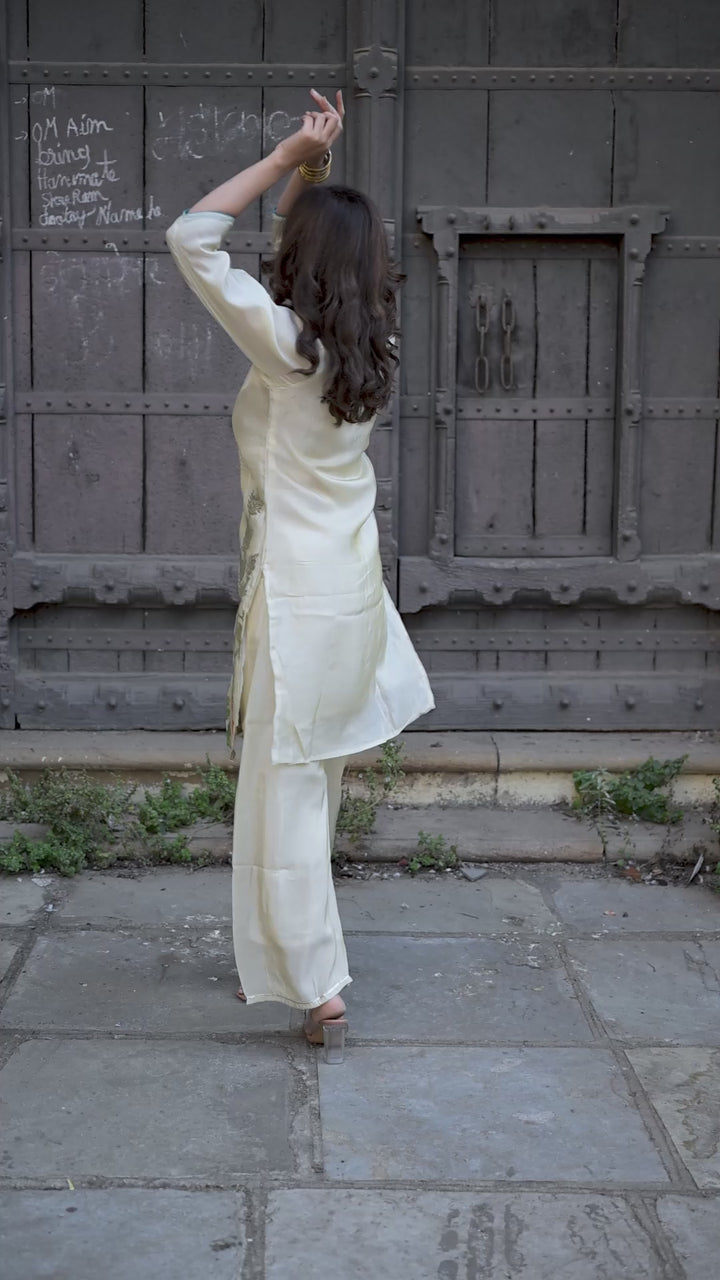 The Mayur-Vana Royal Silk Set