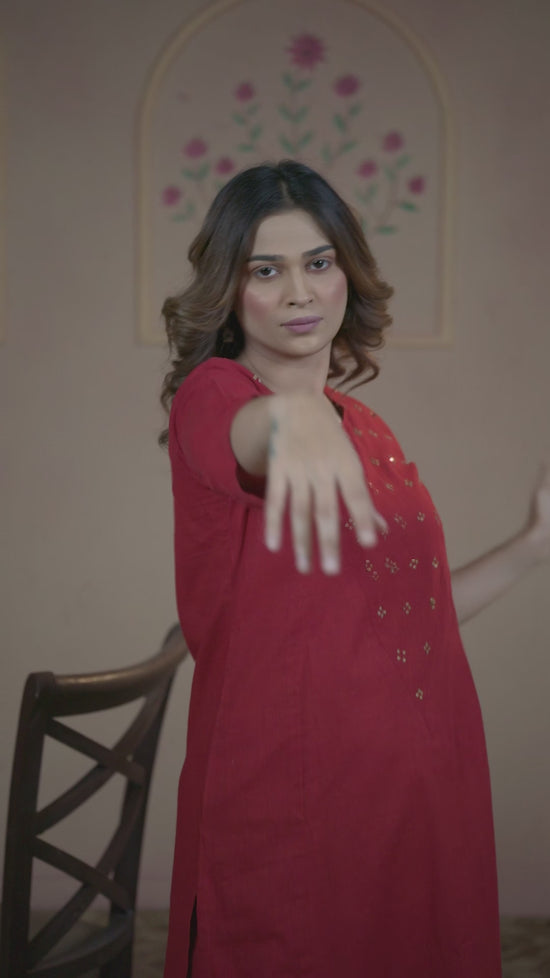 Swarna-Bindu Festive Ensemble