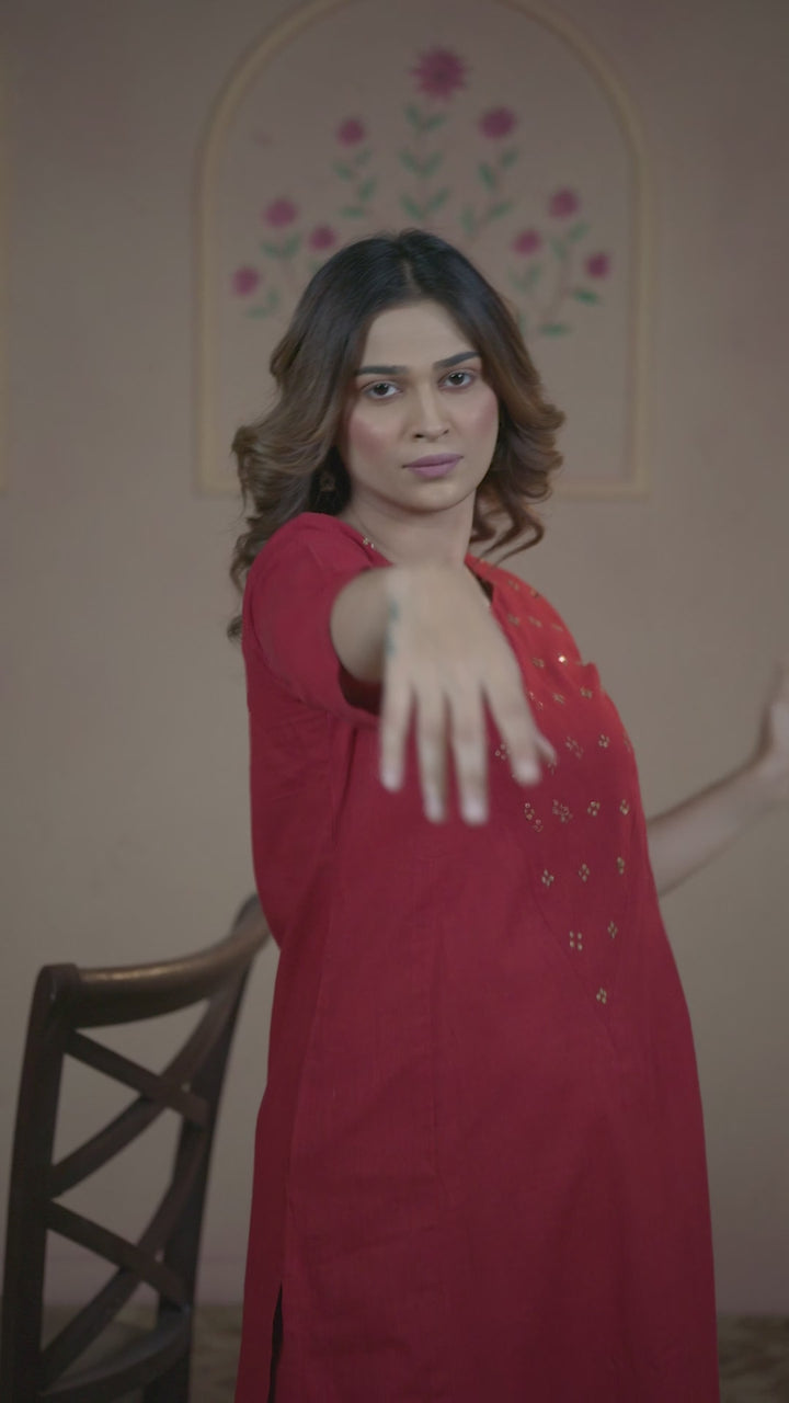 Swarna-Bindu Festive Ensemble