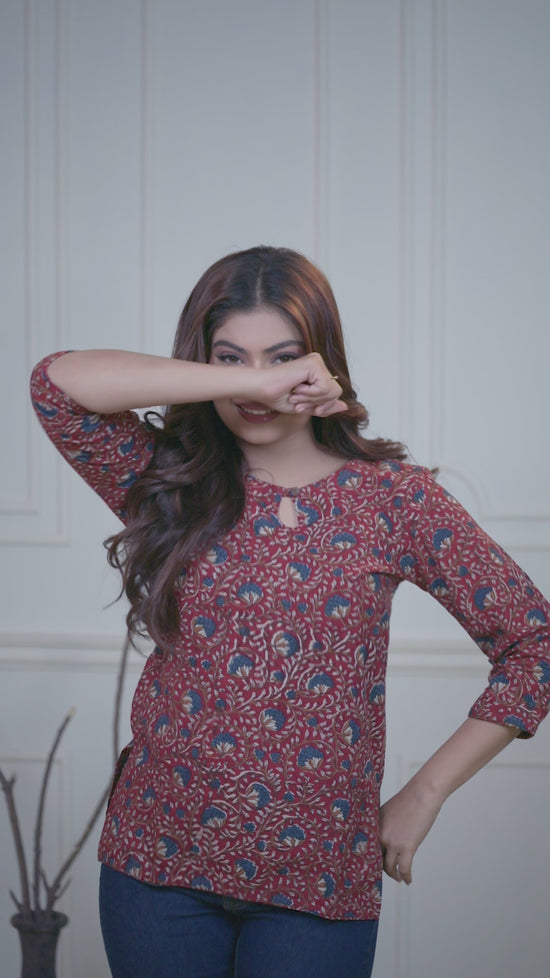Rakt-Aakar Heritage Top